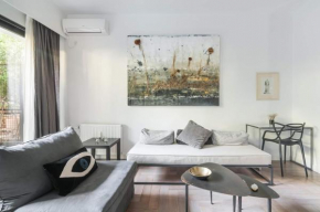 Vibrant Urban Chic Apartment